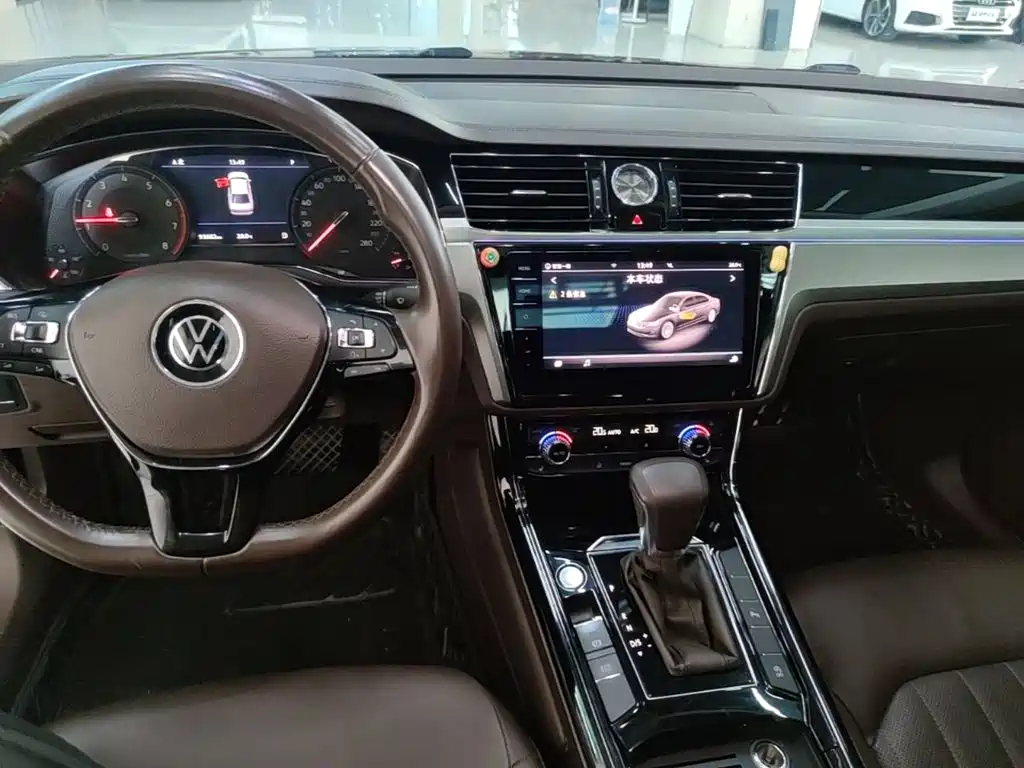 Volkswagen Phideon 2021 — фото 10