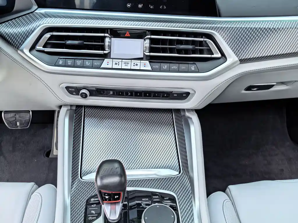 BMW X6 M 2022 — фото 18