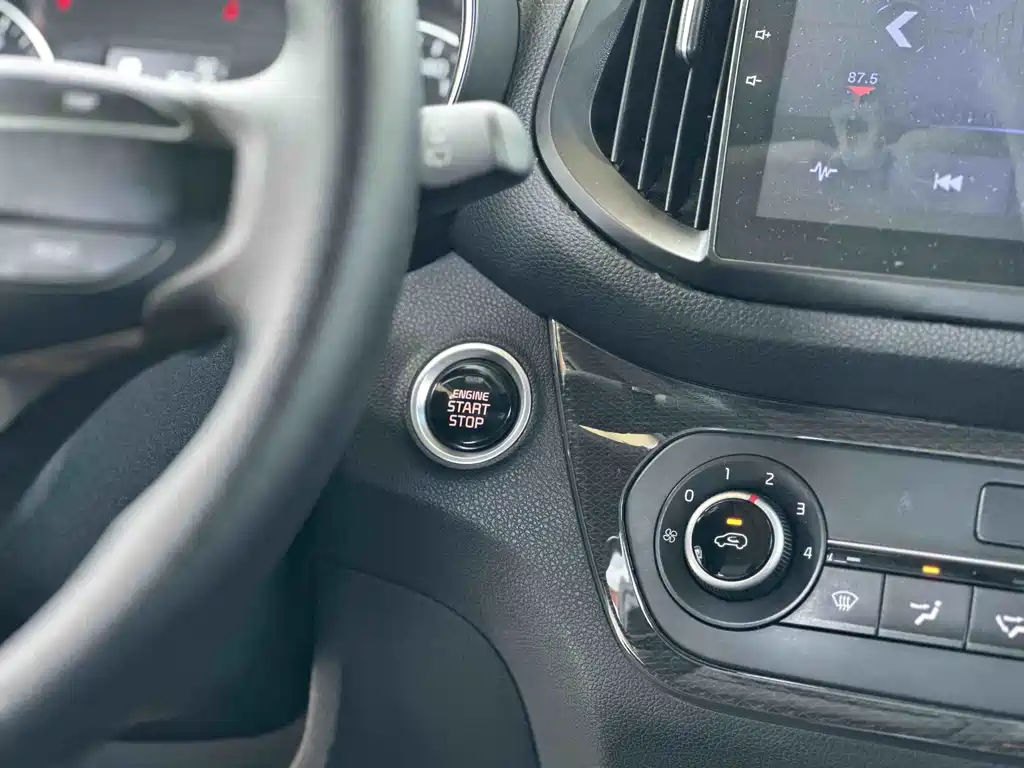 Kia KX3 Proud Running 2015 — фото 9