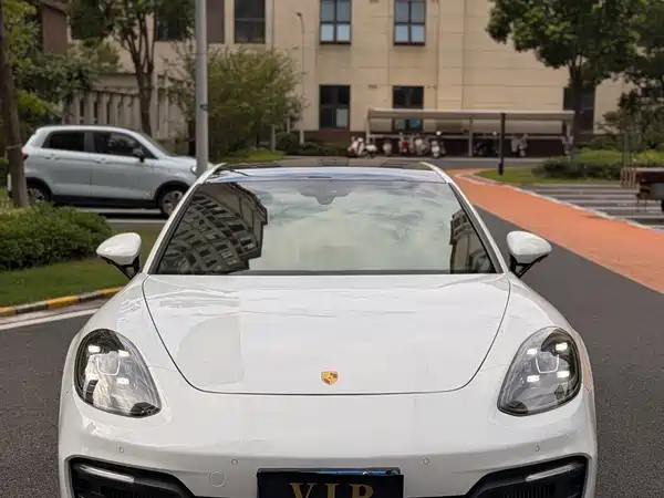 Porsche Panamera 2022