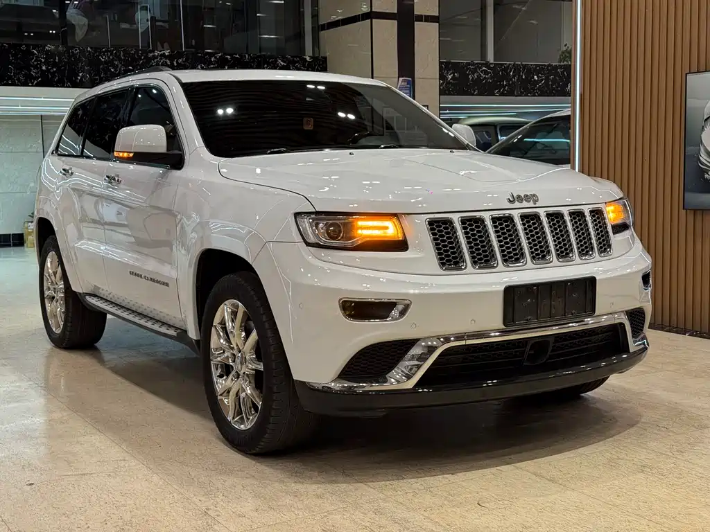 Jeep Grand Cherokee 2014 — фото 3