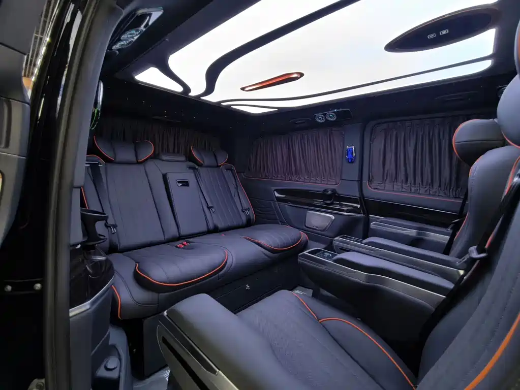 Mercedes-Benz V-Class 2020 — фото 14