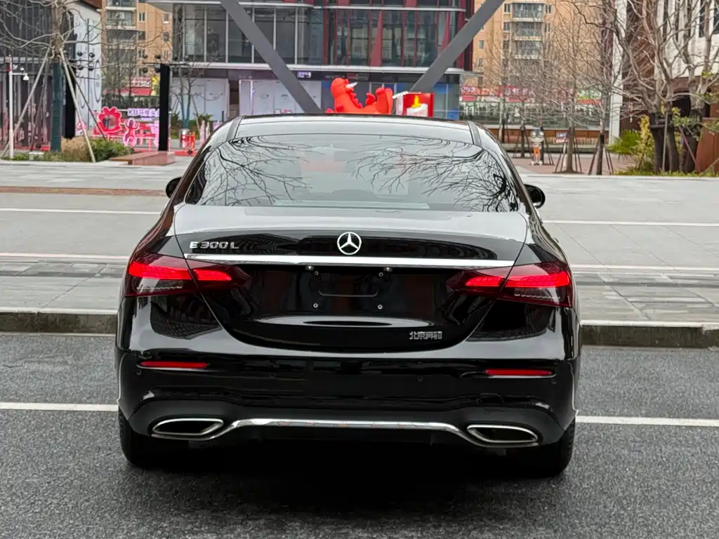Mercedes-Benz E-Class 2021 — фото 17