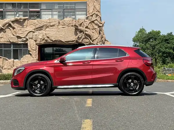Mercedes-Benz GLA 2019