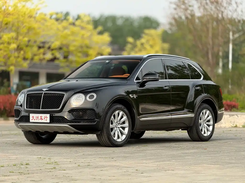 Bentley Bentayga 2016 — фото 1