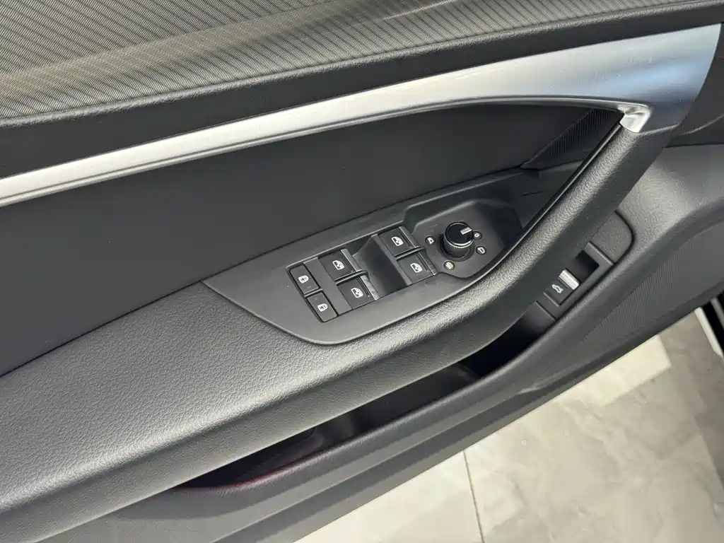 Audi A6L 2021 — фото 18