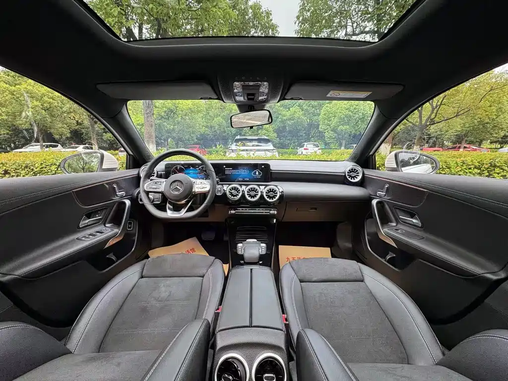 Mercedes-Benz A-Class 2023 — фото 12