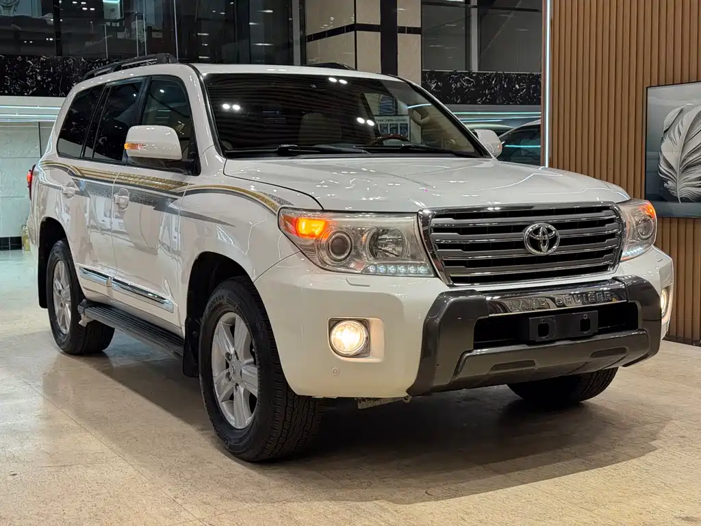 Toyota Land Cruiser 2013 — фото 3