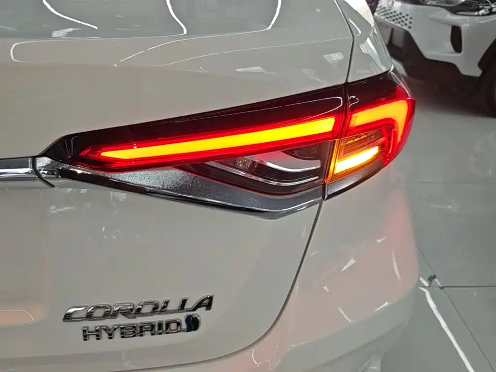 Toyota Corolla 2024 — фото 8