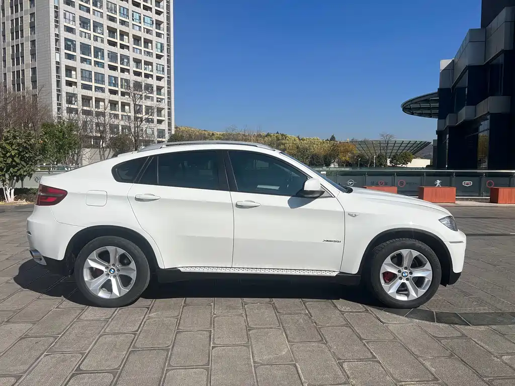 BMW X6 2014 — фото 9