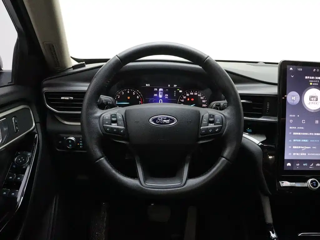 Ford Explorer 2020 — фото 15