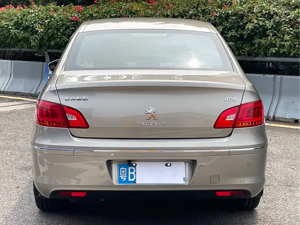Peugeot 408 2014 — фото 16