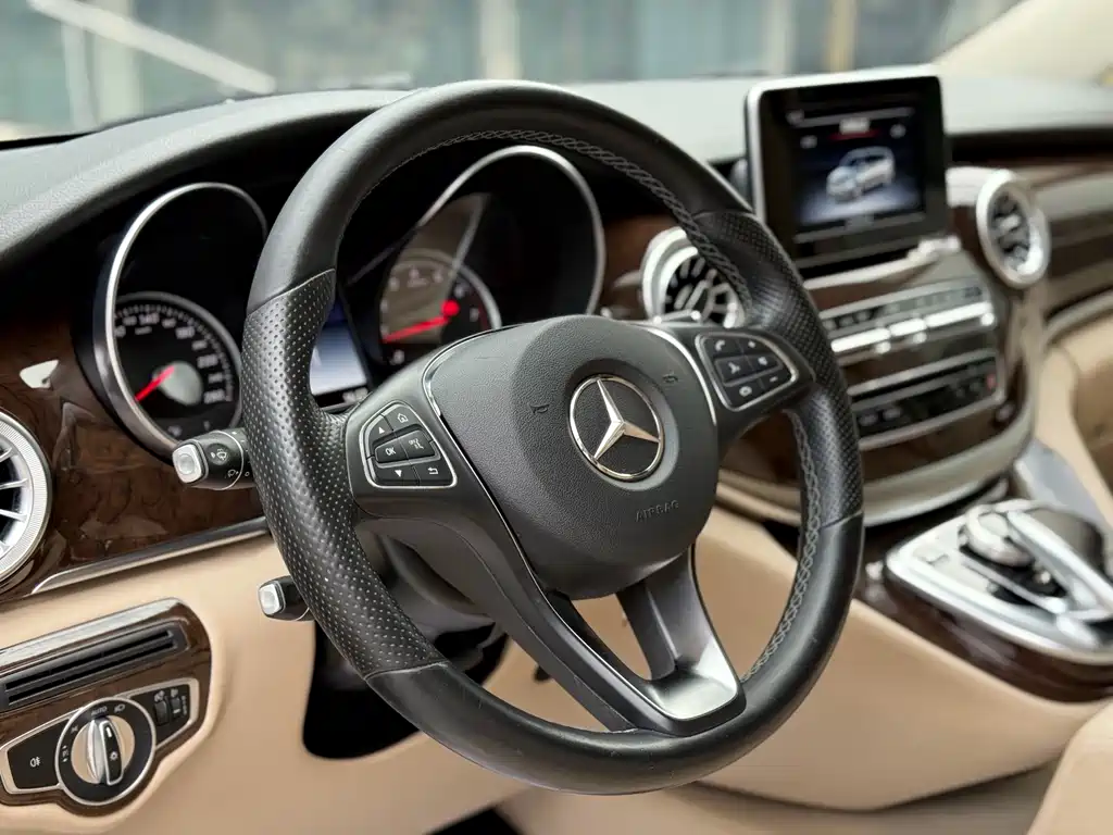 Mercedes-Benz V-Class 2019 — фото 5