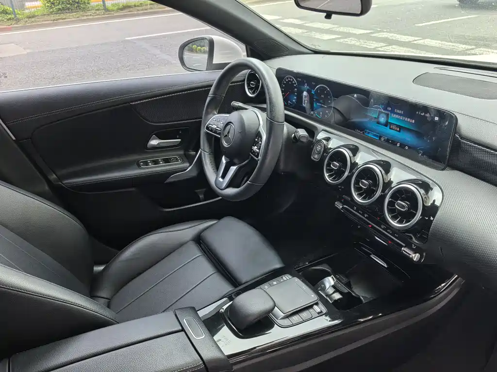 Mercedes-Benz A-Class 2021 — фото 8