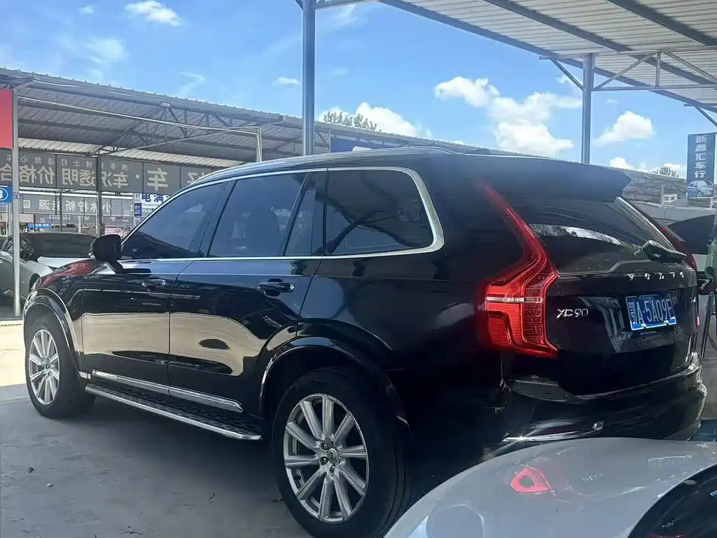 Volvo XC90 2019 — фото 10