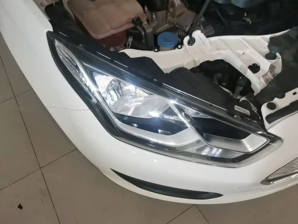 Ford Escort 2018 — фото 13