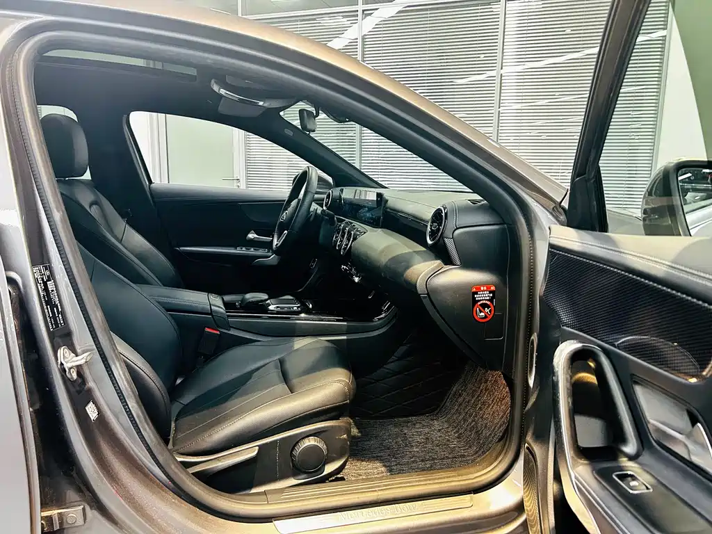 Mercedes-Benz A-Class 2023 — фото 15