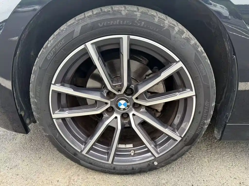 BMW 3 Series 2023 — фото 15