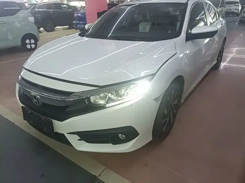 Honda Civic 2019 — фото 1