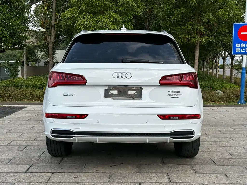 Audi Q5L 2018 — фото 8