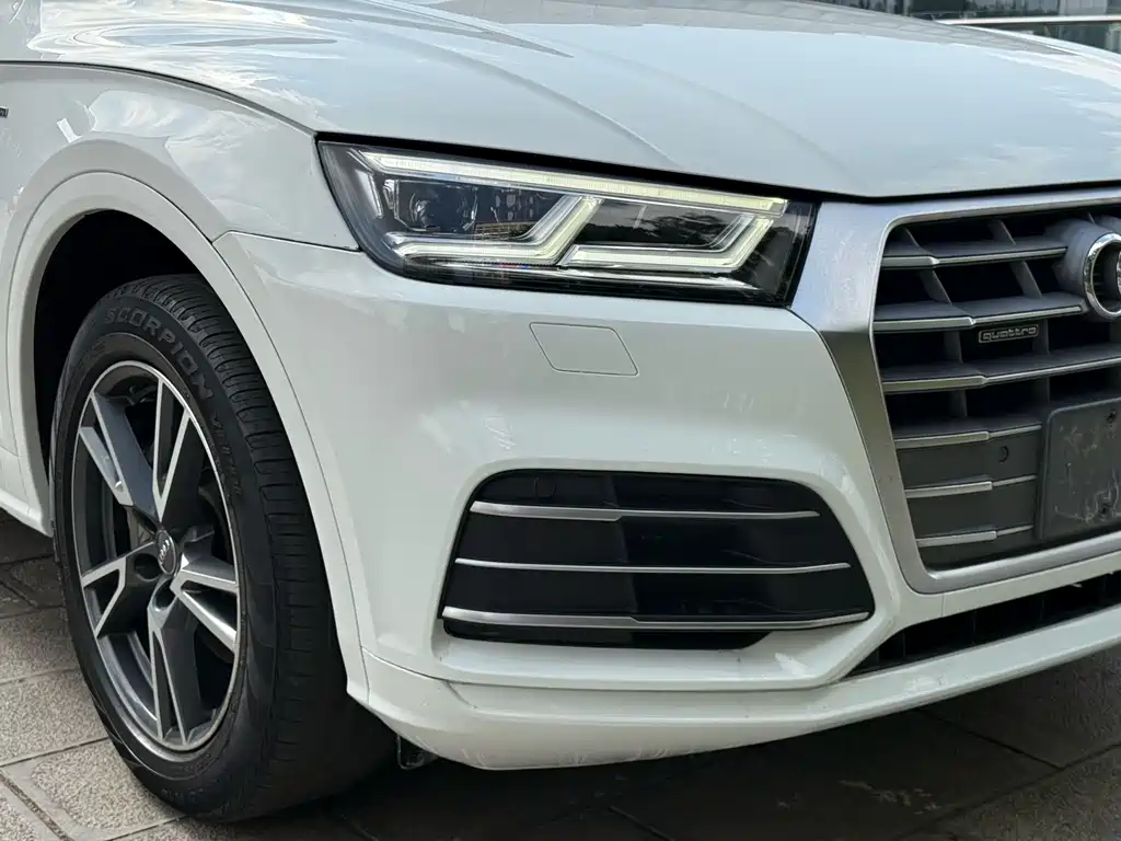 Audi Q5L 2018 — фото 30