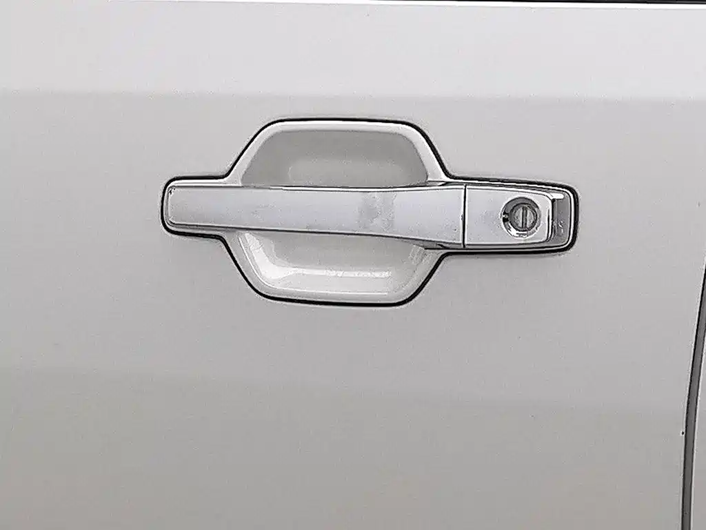 Mitsubishi Pajero 2019 — фото 18