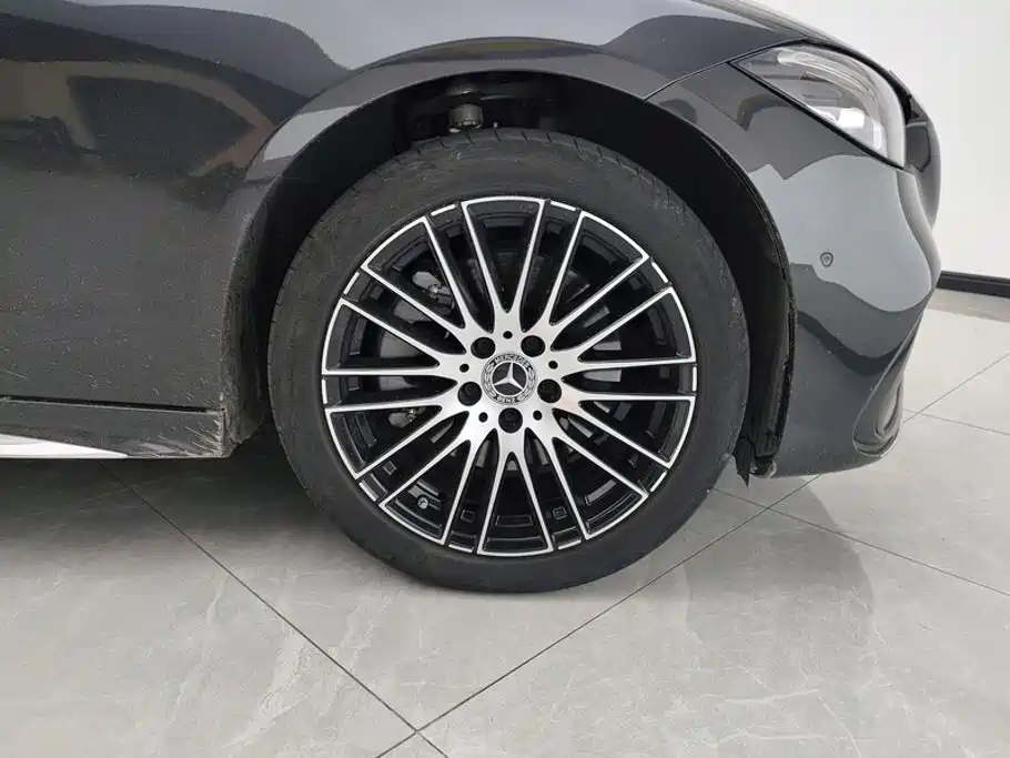 Mercedes-Benz C-Class 2024