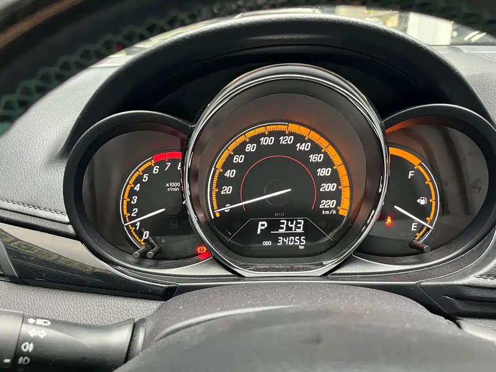 Toyota Yaris L 2022 — фото 16