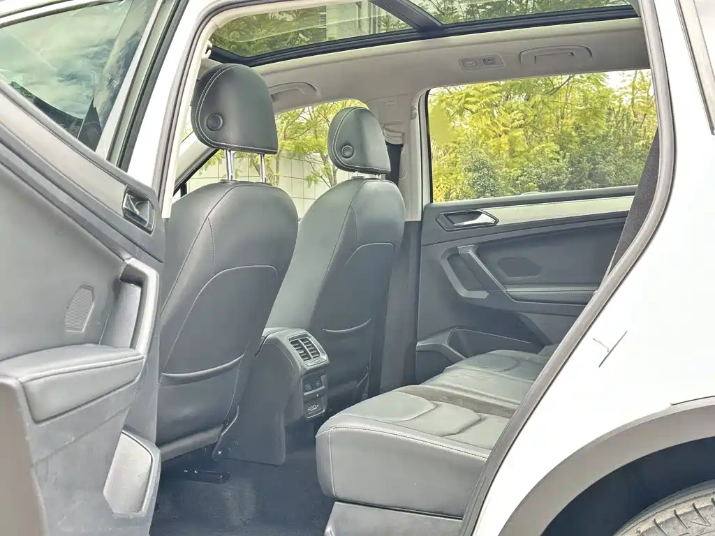 Volkswagen Tiguan L 2020 — фото 15