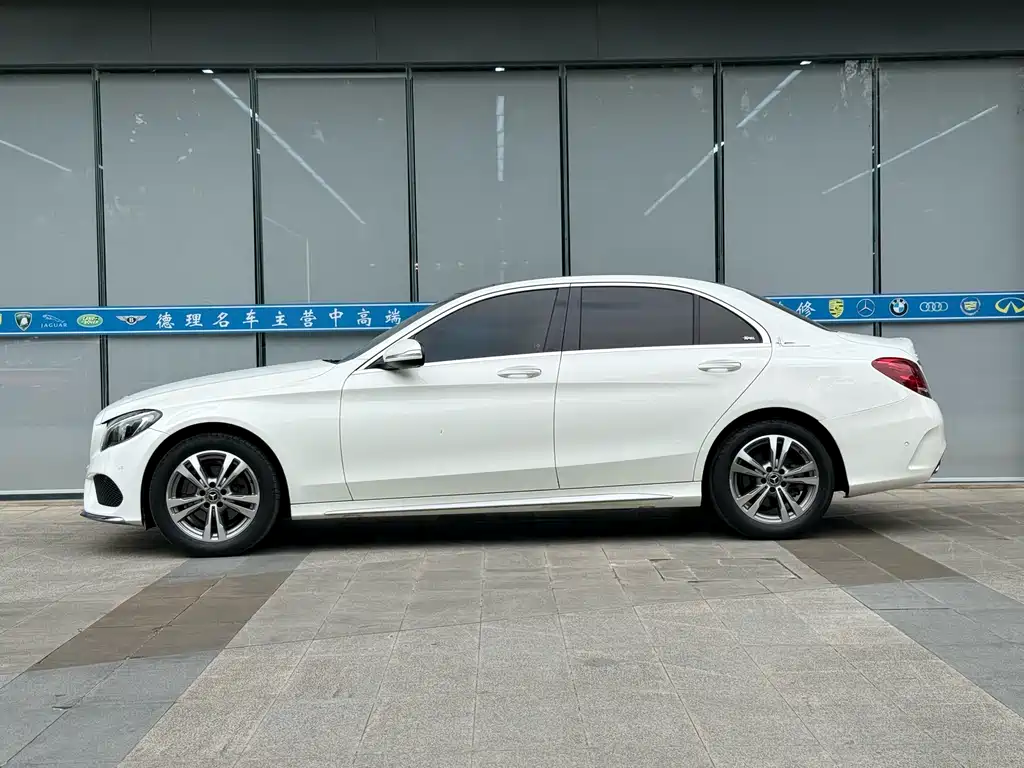 Mercedes-Benz C-Class 2018 — фото 10