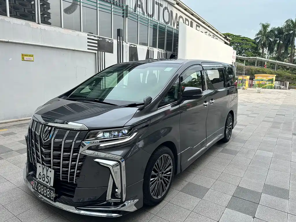 Toyota Alphard 2015 — фото 1