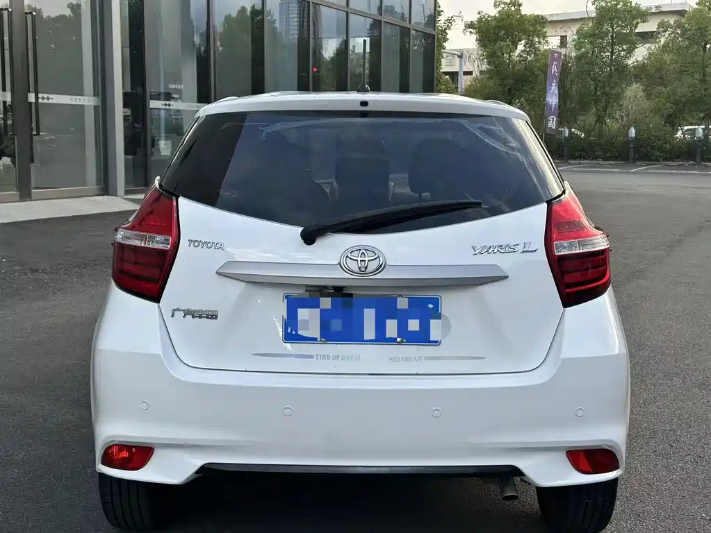 Toyota Yaris L 2018 — фото 16