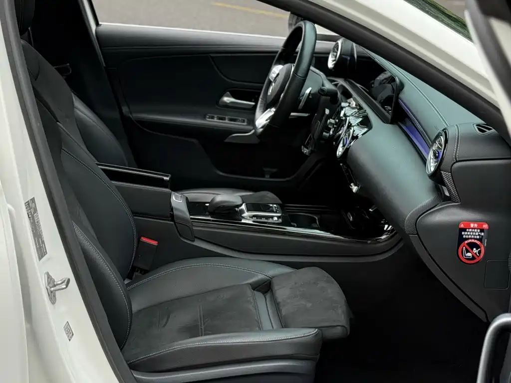 Mercedes-Benz A-Class 2021 — фото 11
