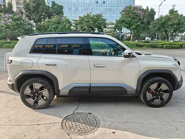 Fangchengbao Titanium 3 2025