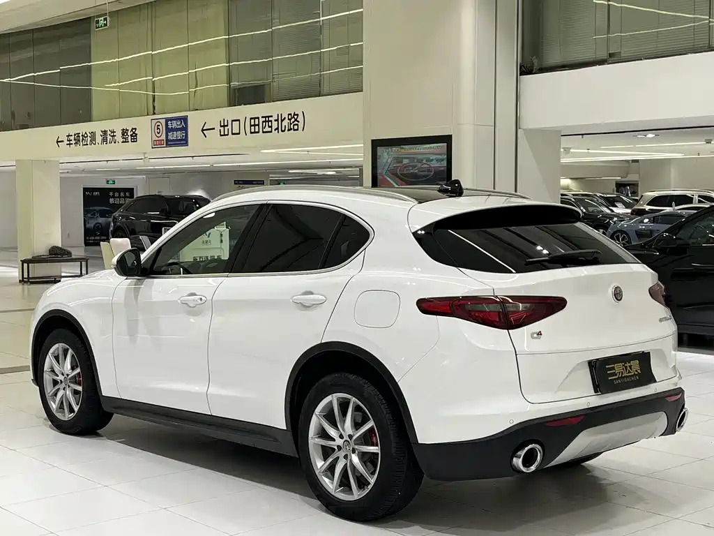 Alfa Romeo Stelvio 2018 — фото 3