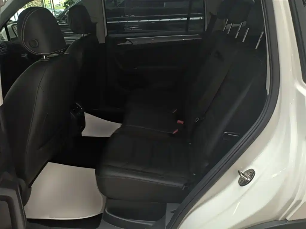 Volkswagen Tiguan L 2021 — фото 17