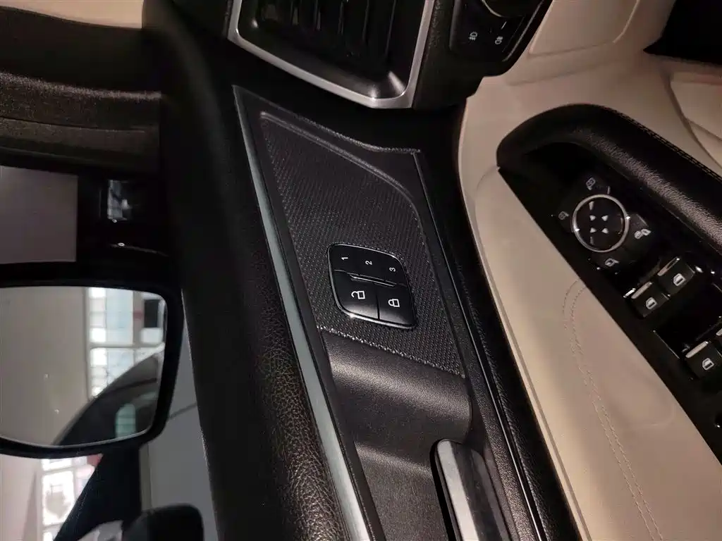 Ford Edge 2016 — фото 12