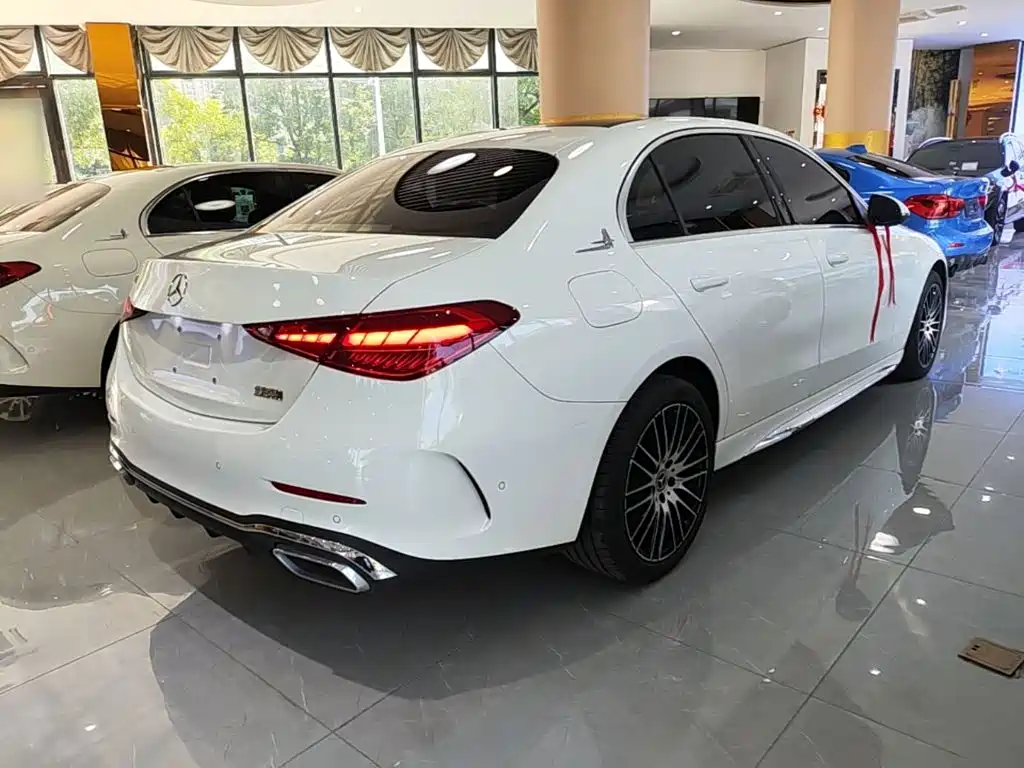 Mercedes-Benz C-Class 2024