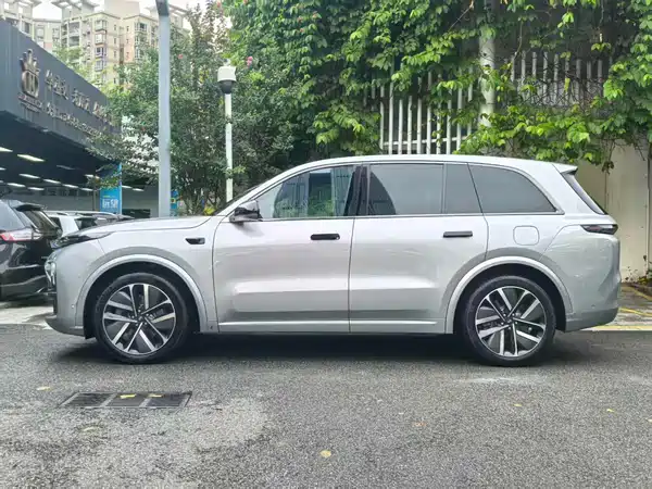 Li Auto L8 2023
