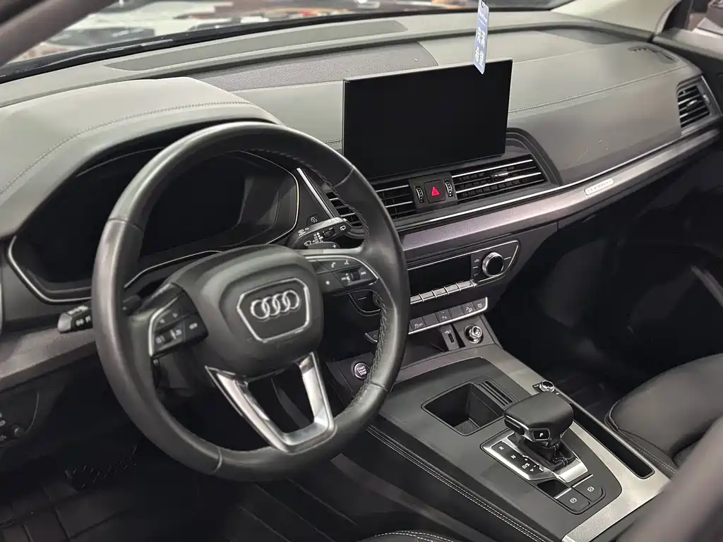 Audi Q5L 2023 — фото 9