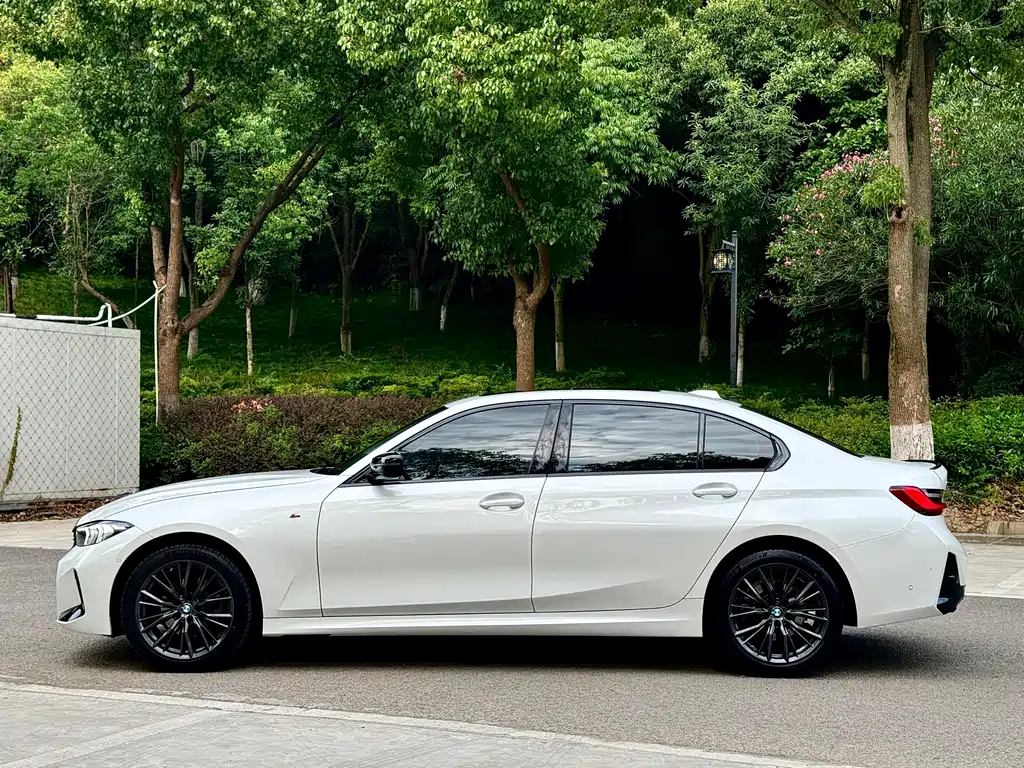 BMW 3 Series 2023