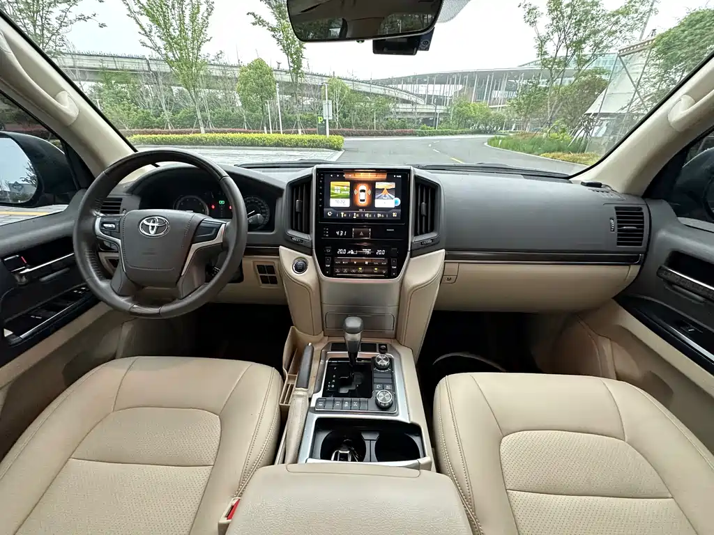 Toyota Land Cruiser 2019 — фото 8