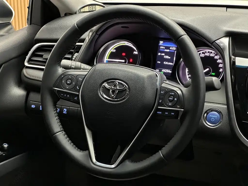 Toyota Camry 2024 — фото 11