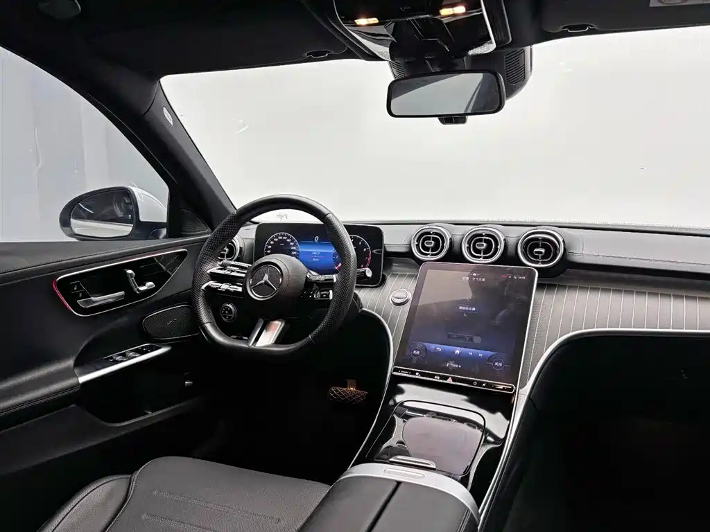Mercedes-Benz C-Class 2023 — фото 23