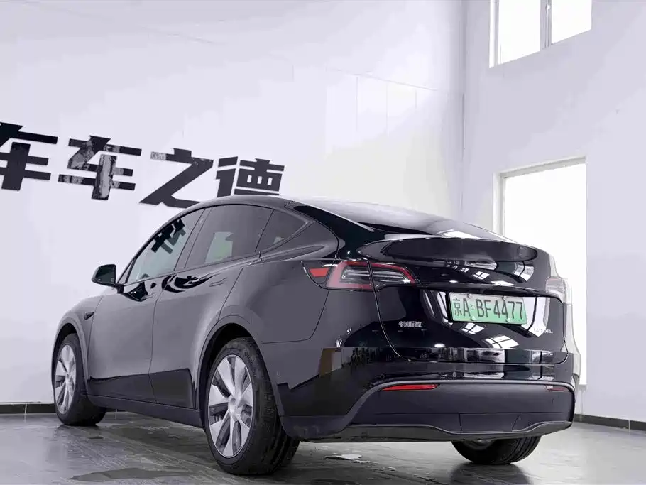 Tesla Model Y 2023 — фото 21