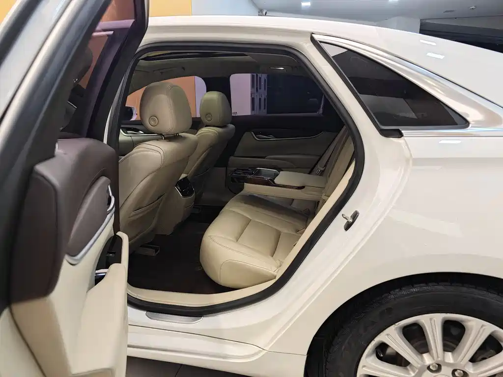 Cadillac XTS 2015 — фото 23