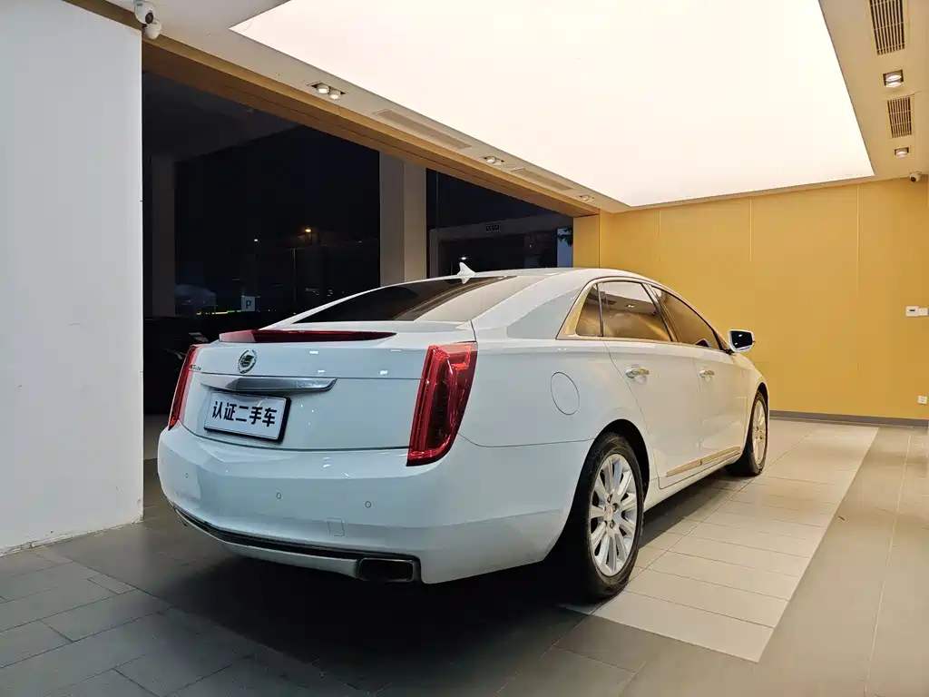 Cadillac XTS 2015 — фото 31
