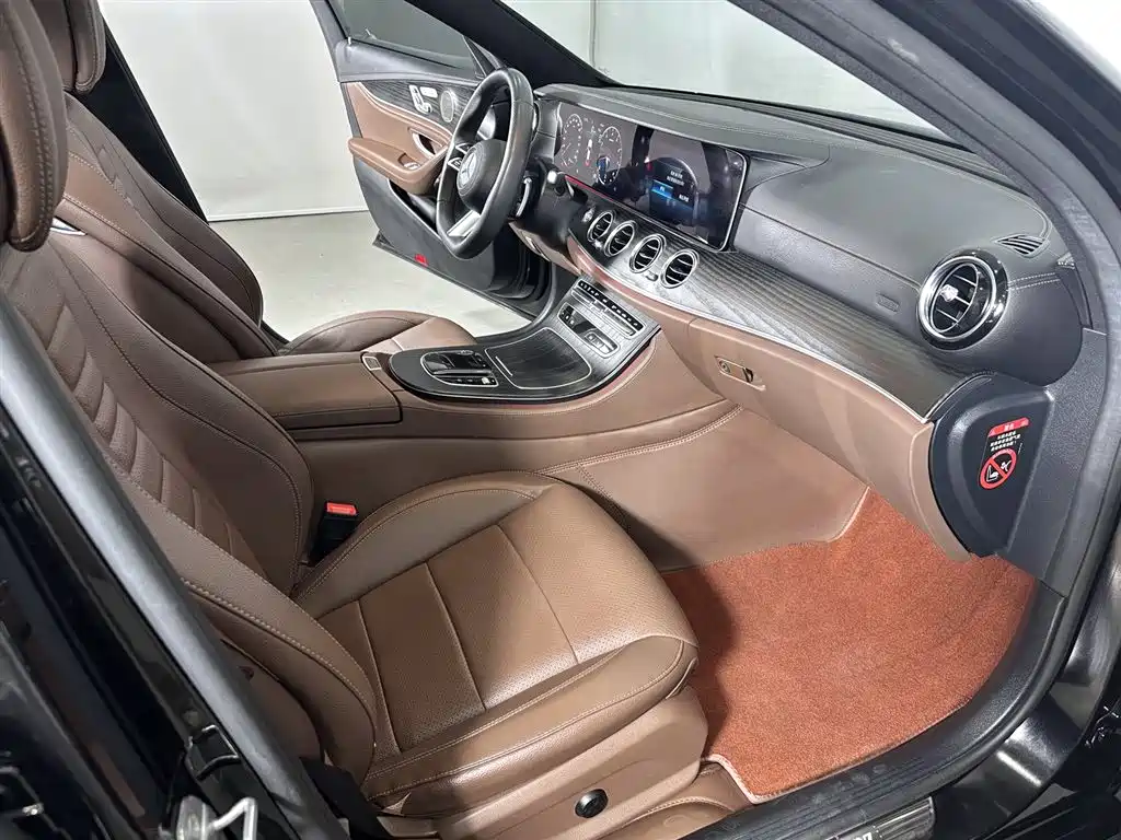 Mercedes-Benz E-Class 2023 — фото 14