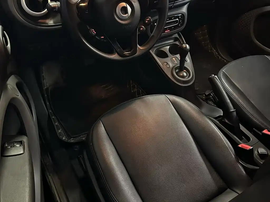 smart Fortwo 2017 — фото 10