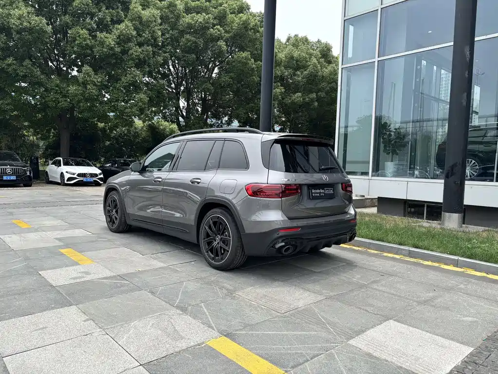 Mercedes-Benz GLB AMG 2025 — фото 10